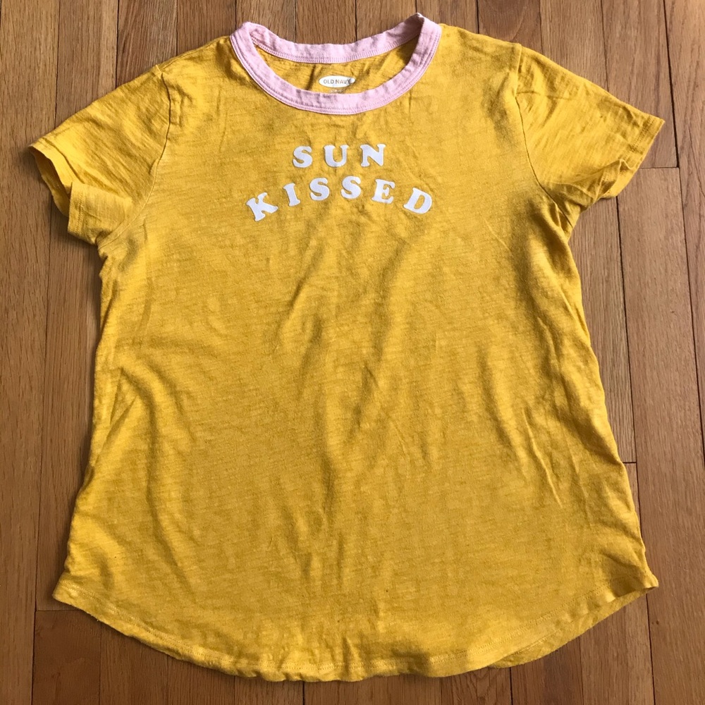 Old Navy t-shirt